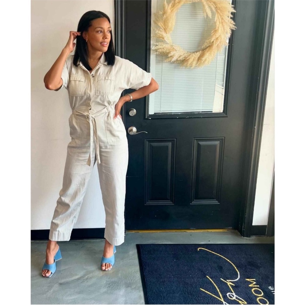 Universal Thread Short-Sleeve Linen Jumpsuit in cream. Size: 14 - Picture 13 of 15
